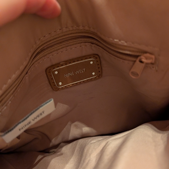 221-Nine West Cross Body Bag - Picture 4 of 5